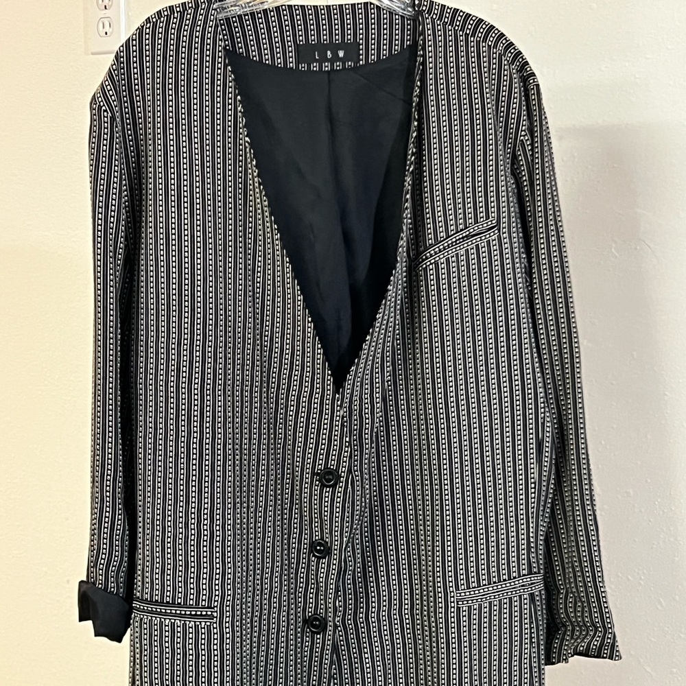 LBW long pleated skirt set.